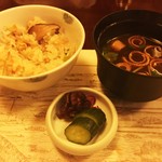 韻松亭 - ご飯、赤出汁