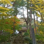 こんみど - 紅葉が美しすぎて・・黒石市  黒森山浄仙寺   です