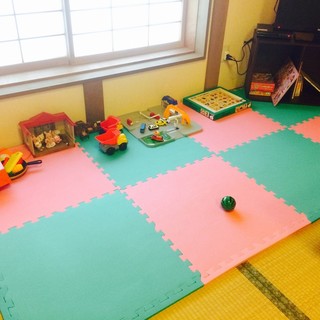 小さなお子様連れのご家族も安心！お座敷にキッズスペースも。