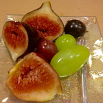 うを徳 - 鮨屋のレベルを超越したフルーツ