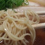 自家製麺 カミカゼ - 自家製麺の細麺