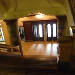 カフェドゥラプレス - カフェに上がる大階段