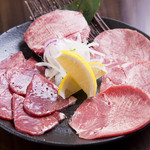 Yakiniku Kanshokubou Dandan - 