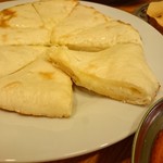 アイエヌキッチン - チーズナン…400円