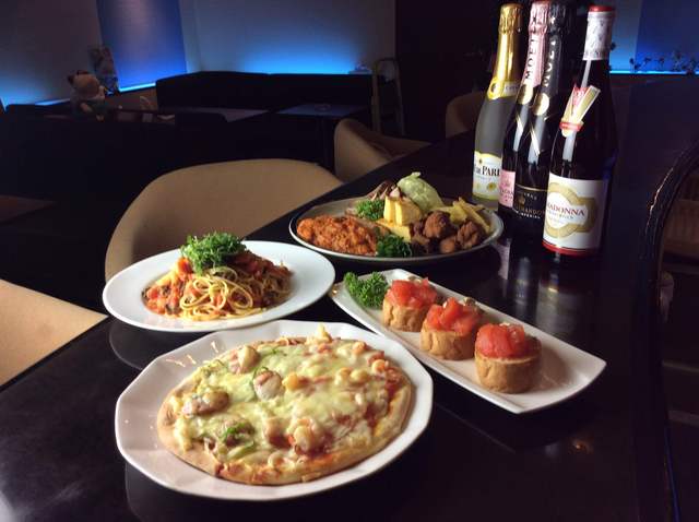 ダイニングバー アールエムワイ（水沢）- 夜の大人空間で楽しむ多彩なドリンクと料理