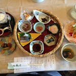 ホテル森の風 鶯宿 - 県産花巻納豆ほか、七品の小鉢篭盛り