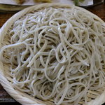 Bunshichi - 色は薄めの蕎麦です