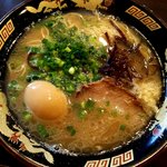 野菜が美味しい鶏豚ラーメン まる重 - 豚骨ラーメン：550円が新登場！