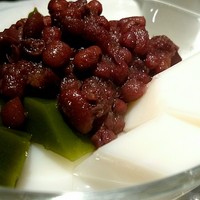 銀座 麒麟 - 杏仁と抹茶寒天の小豆のせ 黒蜜ときな粉添え