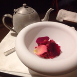 sincere - 液体窒素のバラの花(before)