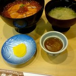 知床料理 一休屋 - しゃけ親子丼とたこマンマ