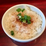 らーめん 千太 - ランチはおかかご飯がサービスでした。