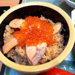 「鮭の出汁で炊かれた」ご飯… これこそがはらこめしの特徴