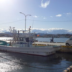 あら浜 - （おまけ）休日は釣りスポットとしても賑わう鳥の海。阿武隈川の旧河口にあたり、大平洋につながる汽水湖である