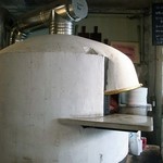 オギクボ ミオピッツァ - 存在感たっぷりの窯