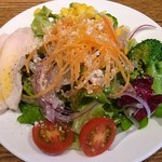 オギクボ ミオピッツァ - ランチのサラダ