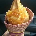 ミニストップ - 料理写真:プレミアム安納芋ソフト
¥320