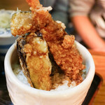 安麺棒 - 天丼ざるそびえ立つ天ぷら