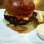 pampa - ランチ『チーズバーガー』サルサソースで