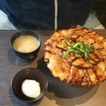 豚大学 - 豚丼特大(1kg)