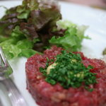 フランス料理店 牛肉食堂 COWBELL - 韃靼風（だつたんふう）牛（うし）たゝき