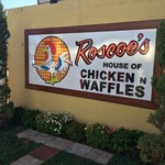 ROSCOE'S HOUSE OF CHICKEN AND WAFFLES - ロングビーチ本店