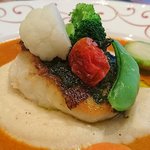 アンフルール - en Fleurs ＠西葛西 本日のお魚 マッシュポテトの上に盛られるパリパリの皮の食感も愉しめる真鯛のポアレ