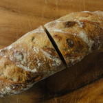 生瀬ヒュッテ - ピスタチオのバゲット