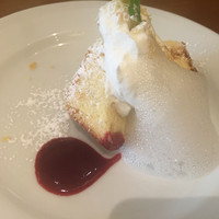 アマルフィイ・モデルナ - デザート   オレンジのパウンドケーキ