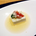 望楼NOGUCHI登別 - 道産大豆の嶺岡豆腐（牛乳を使った豆腐）のぐち北湯沢ファーム産トマトのコンソメスープ