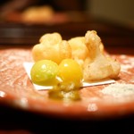 伊勢海老・蓮根・銀杏の天ぷら　塩と肝のソース