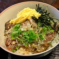 土佐料理 司 高知本店 - カツオのたたき丼