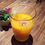 スパイスカフェ - 自家製マンゴジュース(500円)