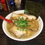 麺屋 かどもん - とんこつ煮干し醤油+チャーシュー