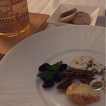 デュ・ヴァン・ハッシシ - カルヴァドス＆フロマージュ（ロックフォールもウヲッシュも素晴らしい状態だった・・・）