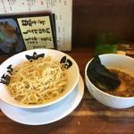 麺匠 大黒 - 日替り 醤油つけ麺 熱盛り 大盛り 極太麺 味玉付きで 626円^_^ かなりお得で美味しいです^_^