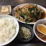 松ちゃんラーメン - 本日のサービス定食
      肉ニラ定食880円→830円