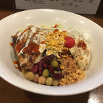 豚のらーめん 弐番手 - 2016年10月19日から一週間限定
      ９周年限定とOi!ラーメン企画コラボラーメン
      チキンオーバーヌードル