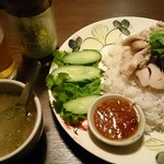 2016/10　カオマンガイ￥９８０（税込）大盛り￥１００（税込）