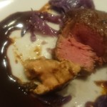 キャトルラパン - しっとり柔らかな仔牛にトロトロのフォアグラが重なる至福