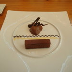 銀座 シェ・トモ - 2010/11　ヴァローナ社のチョコレートを使ったアイスとケーキ。