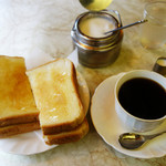 カフェ クルミ - トースト
            ノーブルコーヒー