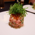 日本料理 楮山 - お任せコースのランチ（税サ込３５６４円）のスタートは秋鮭のタルタル