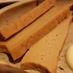 くまBAR  - 「とうふの味噌漬け」はお酒のツマミに最高