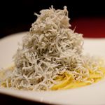 ドルチェヴィータ - 釜揚げしらすのペペロンチーノしらす盛り放題！1,240円
      