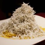 ドルチェヴィータ - 釜揚げしらすのペペロンチーノしらす盛り放題！1,240円
      