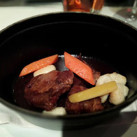 Benoit Alain Ducasse - 豚ホホ肉の煮込み　西洋ゴボウとジャガイモのニョッキ