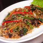 Vermicelli (Japchae) 820 yen (745 yen excluding tax)