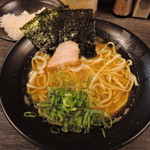 博多無邪気 - 【ラーメン 並】630円 脂：多め＋「ライス」100円　