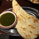 Naan - カレー1種類にナン食べ放題・ほうれん草カレー